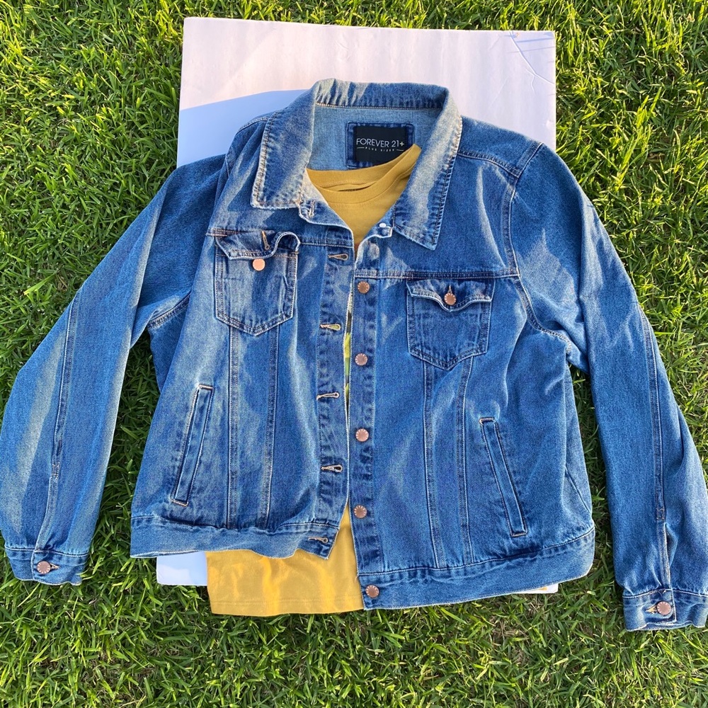 PLUS SIZE DENIM JACKET